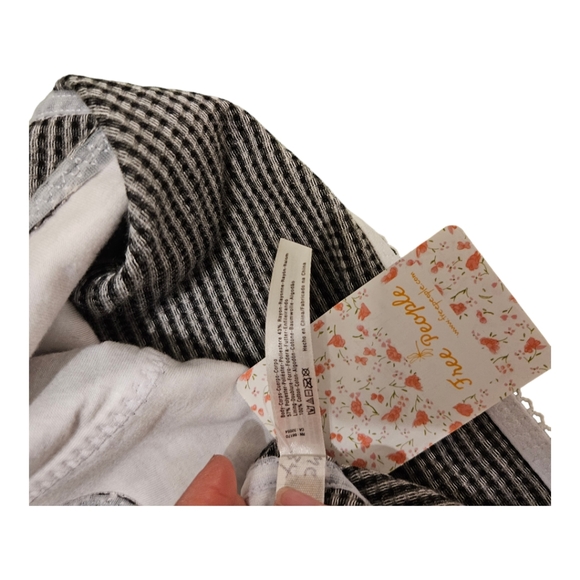 Free People Bralette Black and White Size Medium NWT Button Accent - Picture 8 of 9